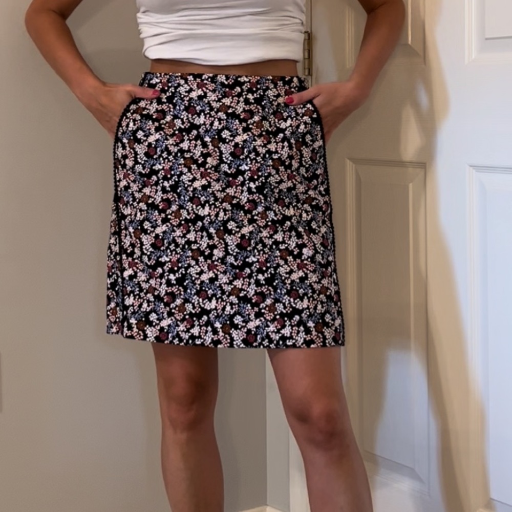 Loft Floral Skirt!!